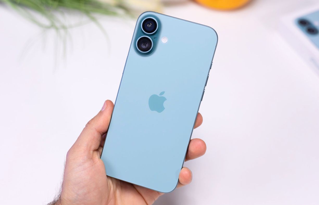 iPhone 16