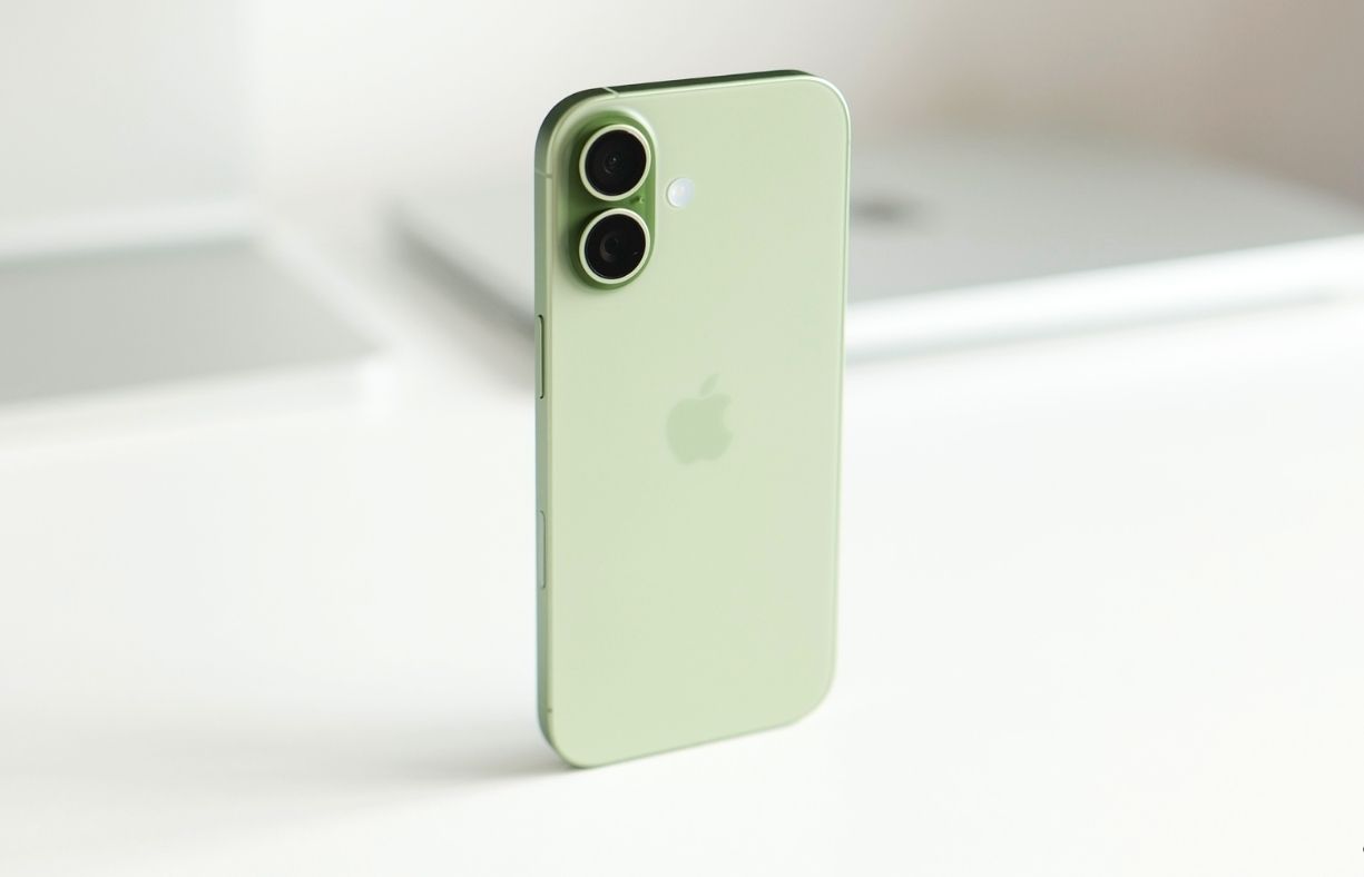 iPhone 17