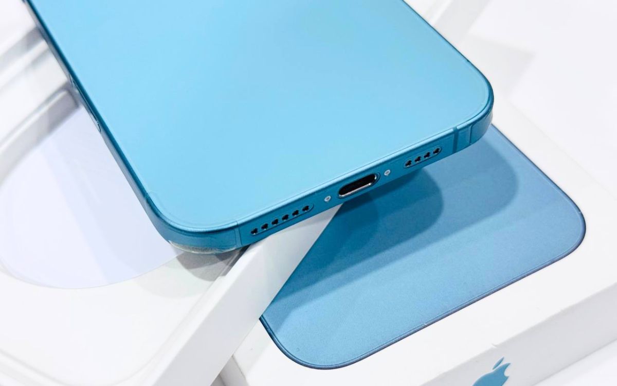 iPhone 16