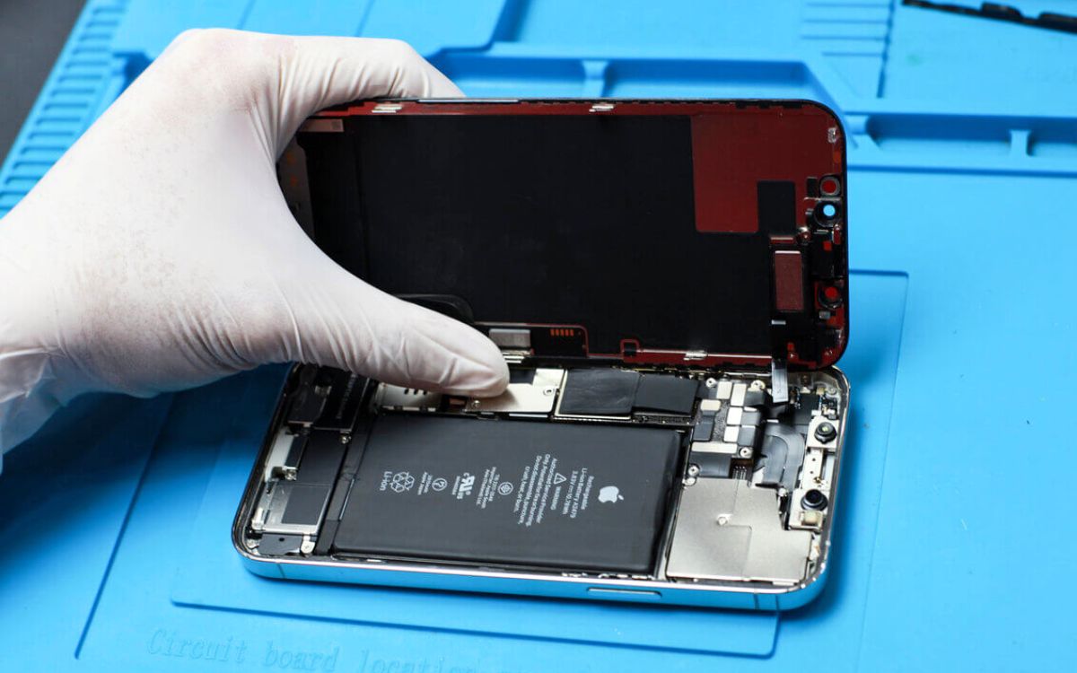 Thay màn hình iPhone 4 Plus chính hãng