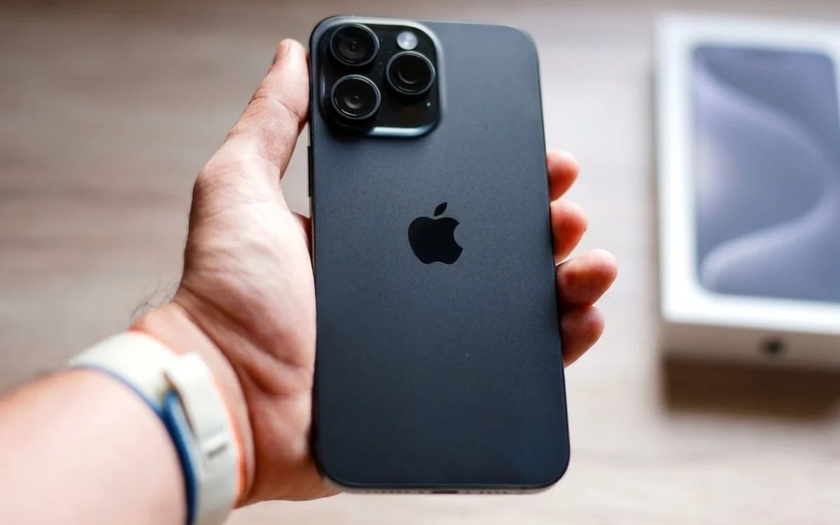 iPhone 15 Pro 512GB giá bán tại Unlix cũng chỉ 17.490.000đ